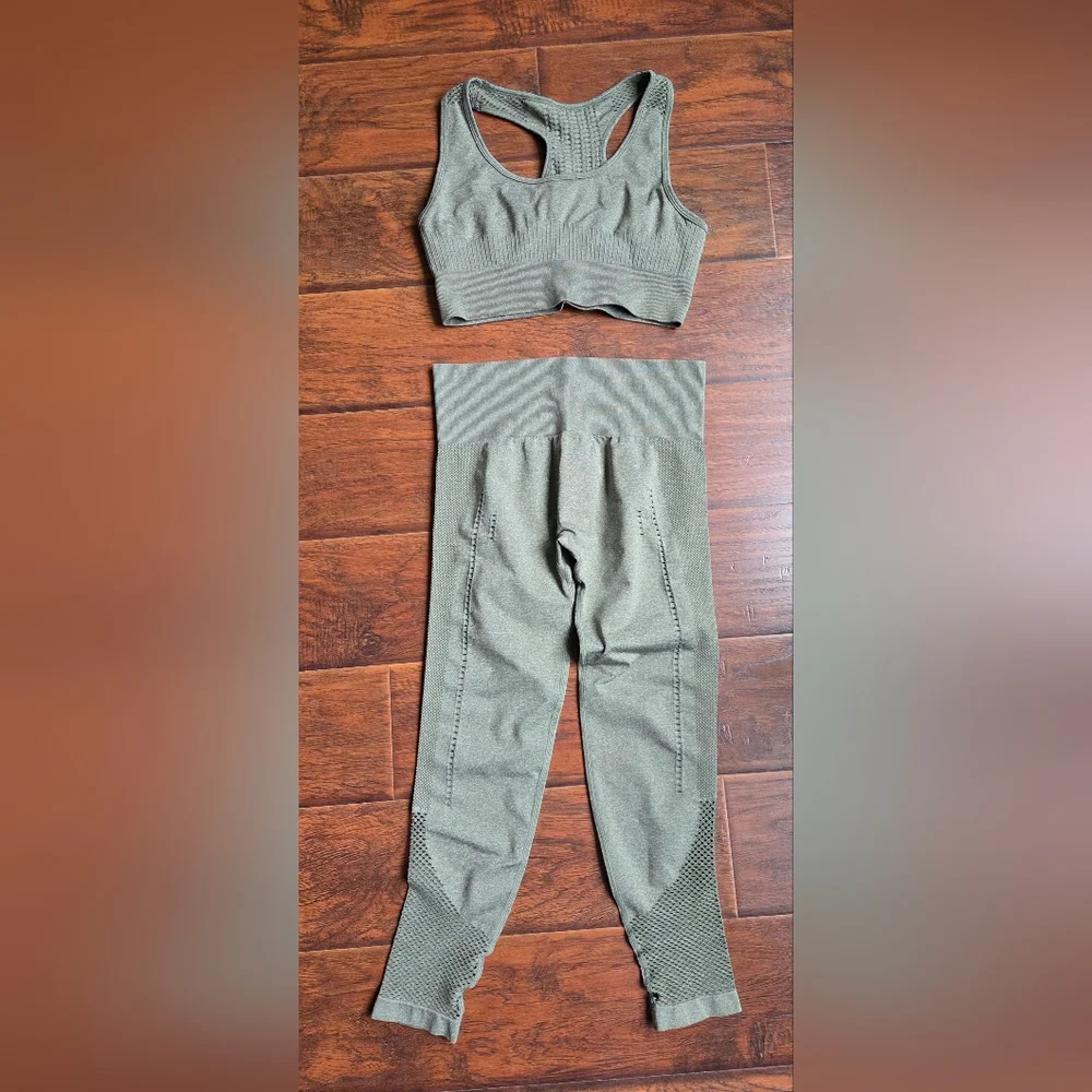 Workout Set - Picture 1 of 6